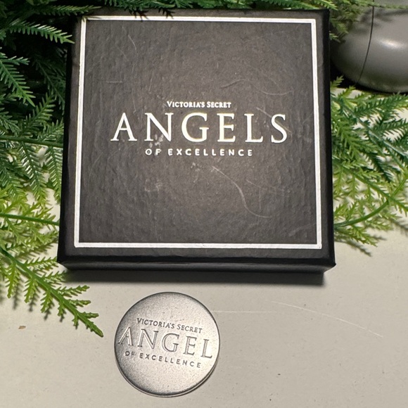 Victoria’s Secret “Angel of Excellence” Collectible Pin Brooch - Picture 2 of 7
